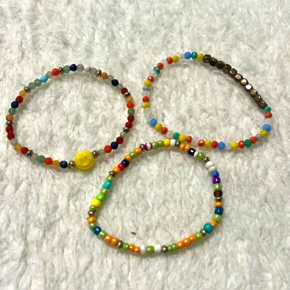 Lot of 3 Multicolored Small Beads Elastic Bracelet - Picture 4 of 5